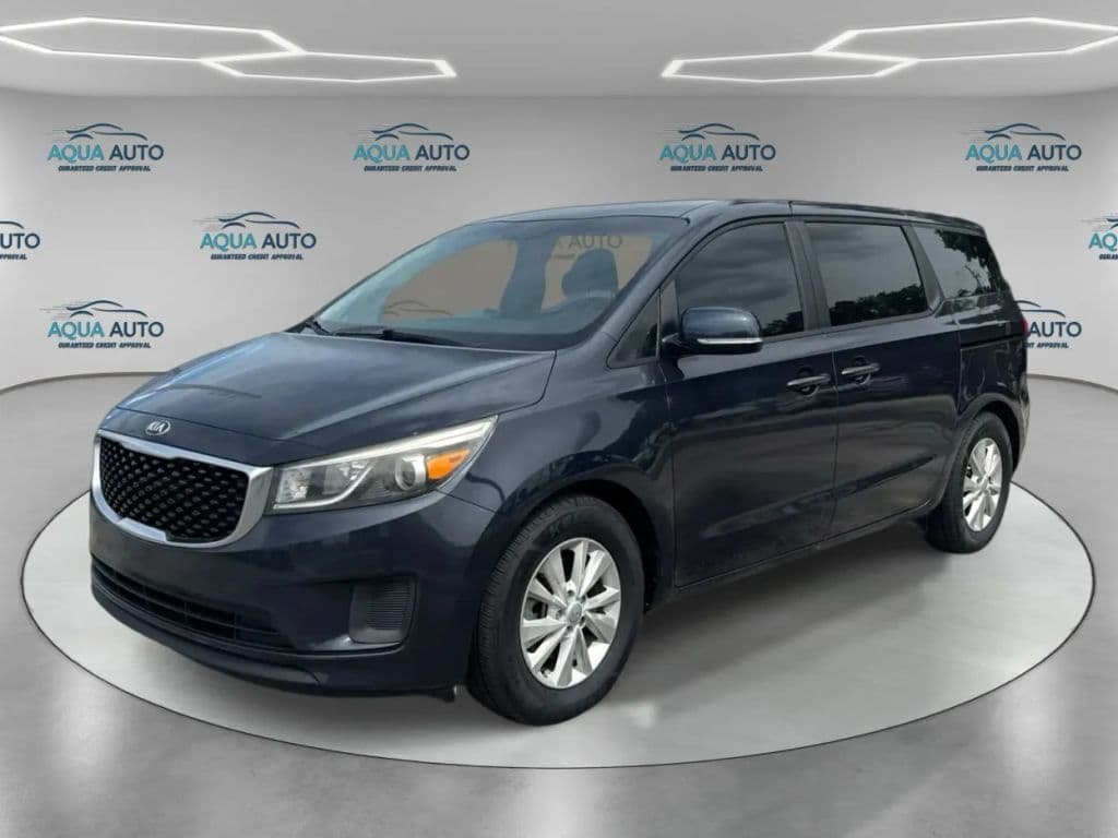 Kia Sedona LX Minivan 4D